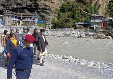 गृहमन्त्री खाँणद्वारा बाढीपहिरा प्रभावित मनाङको अनुगमन
